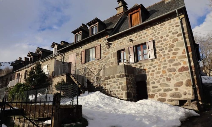 Mandailles-Saint-Julien Cottage | Gite Mandailles-Saint-Julien, 2 bedrooms, 5 persons