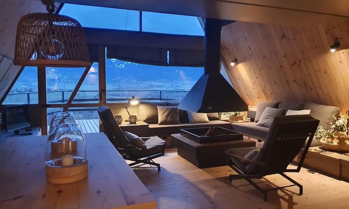 Bolvir Maison | Holiday Home 'Cabanya Amb Encant' with Mountain View, Terrace and Garden