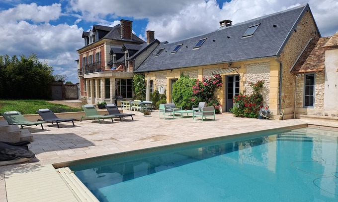 Saint-Pierre-la-Garenne Maison | Domaine St Pierre - Idylliq Collection
