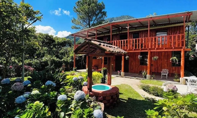 Los Naranjos Cabine | Charming Cabin Retreat in Los Naranjos, El Salvador! Your Serene Getaway Awaits!