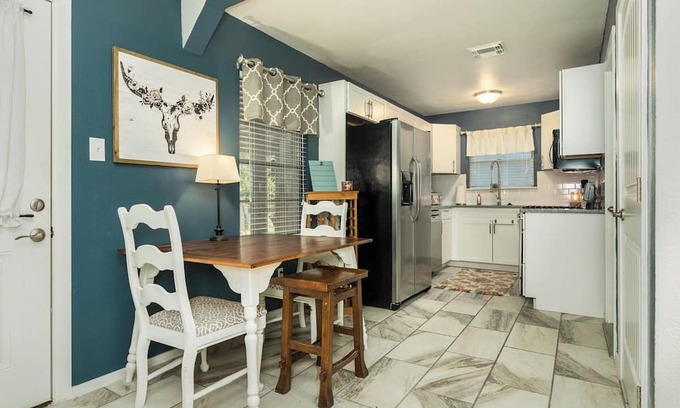 Lake Jackson Maison | The Charmer