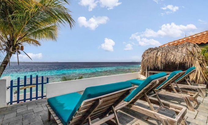 Hato Maison | Bonaire Sunset Villa - A divers paradise for 2-10 persons.