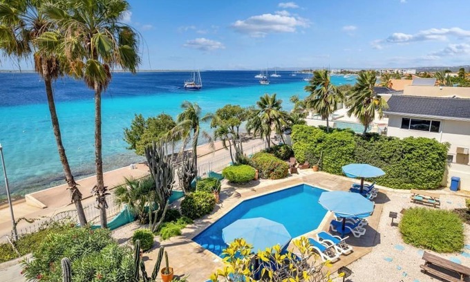 Playa Pabou Appartement | Bonaire Oceanfront Penthouse - 1 bedroom apartment with stunning view and huge balcony.