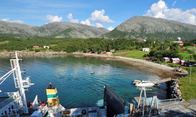 Vevelstad Maison | Cottage "Stokkasjøen Rorbu", 8870 Visthus, Norway - Nordland, southern North Norway, Helgeland coast, 5 persons, 2 living levels, 1 kitchen, 2 bathrooms, 3 bedrooms, Internet Wlan, directly on the water, non-smoking, 85 sqm living area etc., vaca.