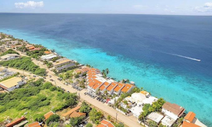 Belnem Appartement | Belmar 18 a 3 bedroom oceanfront apartment fully AC