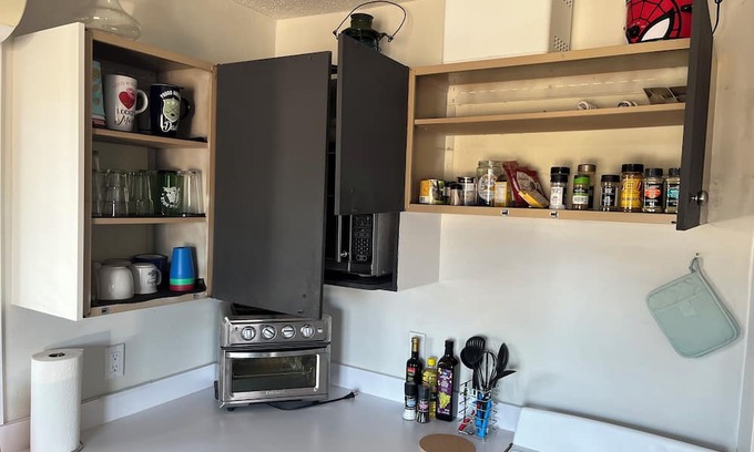 Rivers Appartement | Fully equipped upper unit.Family friendly locating next to the rec centre.nn