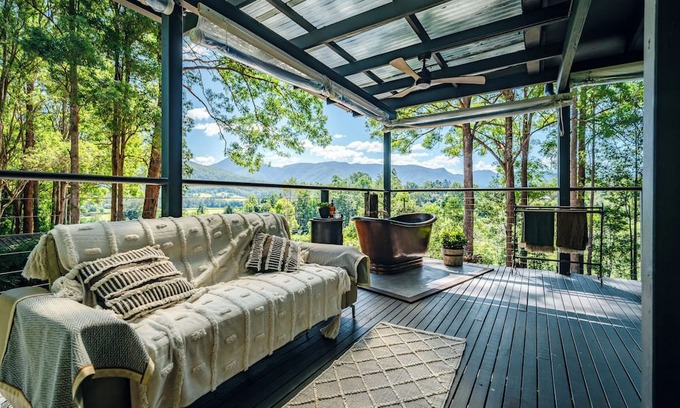 Gleniffer Maison | Soak up uninterrupted views of World Heritage Dorrigo National Park