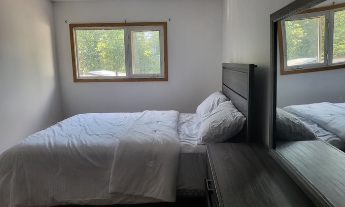 Haines Junction Maison | Comfy Room in Haines Junctionn