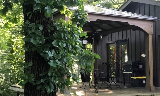 Boone County Cottage | 2 Bedroom Woodsy Cottage with private outdoor area and wifi.