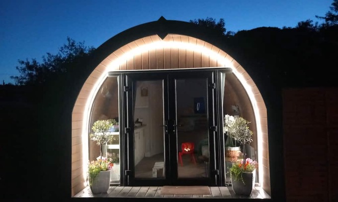 Inishowen Cabine | Fantastic cabin with panoramic sea views, located in Quigley's Point, Inishowen.