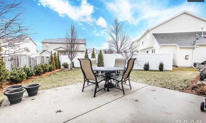 Orange Prairie Maison | Charming 3-bed Rm house with AC and WiFi in a quiet Dunlap N Peoria neighborhood