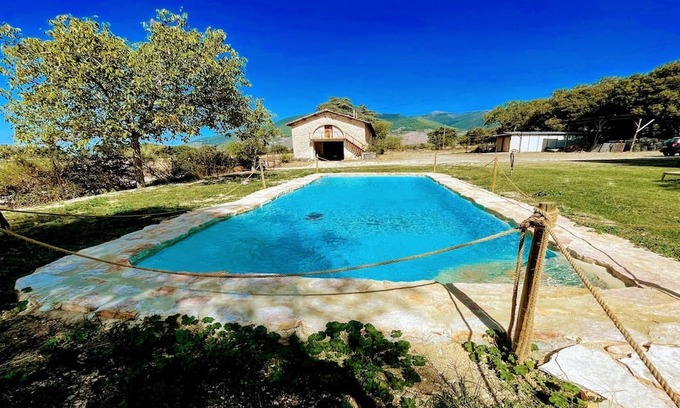 Poreta Autre | Biofarm in Spoleto with swimming pool