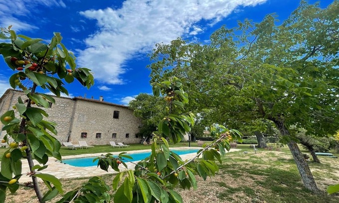 Poreta Autre | Exclusive Pool villa - Close to Spoleto shops and restaurants (12)