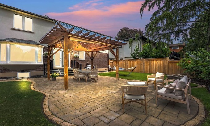 Watertown Maison | The Noble Nest- 6 Bedroom Luxury home surrounded by nature