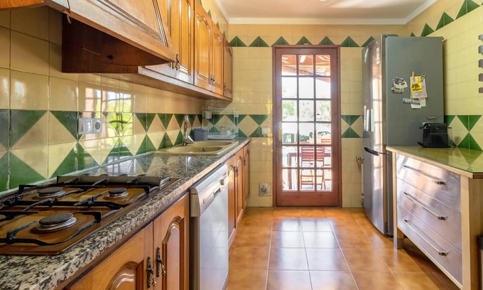 Can Carbonell Maison | Casa Carbonell - Lovely house with pool and garden