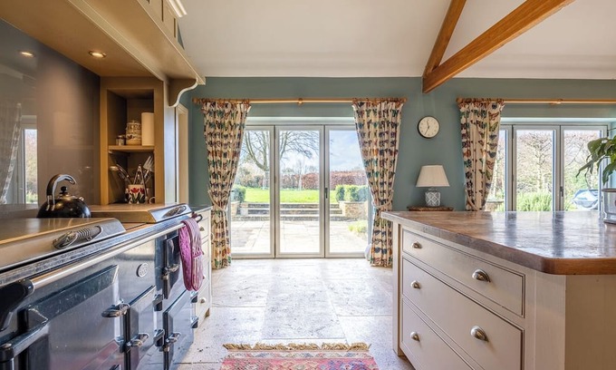 Shepton Mallet Maison | Beautiful and spacious period home in Somerset, 10 minutes from Glastonbury