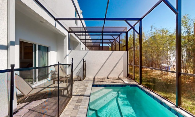 Loughman Maison | Sparkling new townhouse with lanai, amazing pool, AC, & washer/dryer