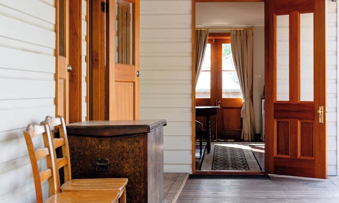 Bolwarra Lit Et Petit-Déjeuner | Maddies is delighful country home built in the 1800's. Pet friendly!