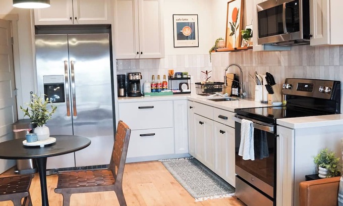 Oak Harbor Maison | Modern Guest Suite w/Panoramic Water and Mountain Views, Walk-in Shower and Tub