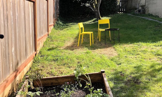 West Point Grey Maison | Charming Home in Kitsilano FREE Parking+Laundry