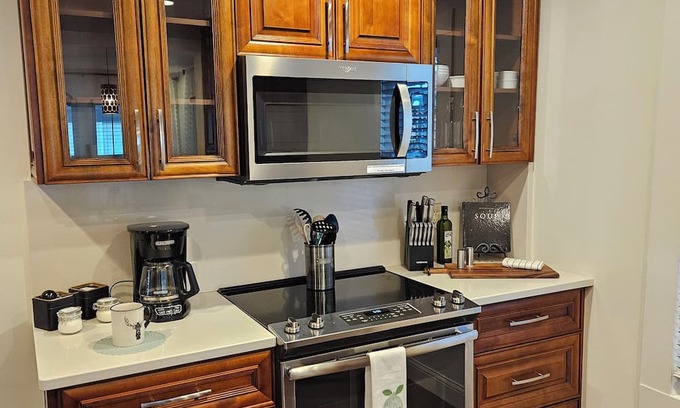Newburgh Maison | Rivertown Haven walk to historic downtown Newburgh and the OHIO river
