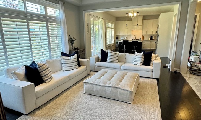 Stoney Creek Maison | Executive Lakeview Home