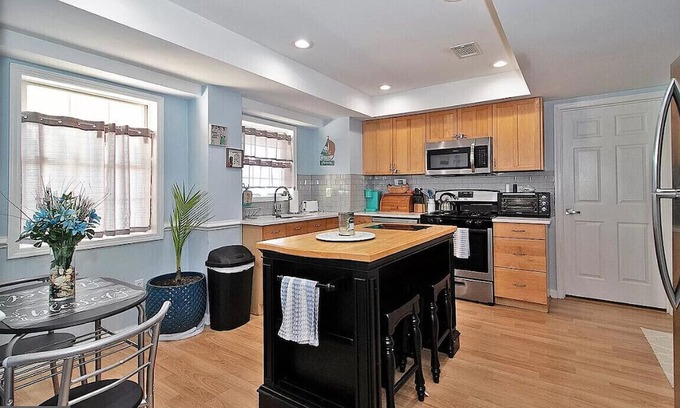 Forked River Copropriété | Charming Bayfront Condo