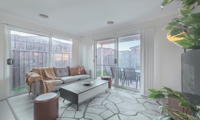 Truganina Maison | This house is a 3 bedroom(s), 2 bathrooms, located in Truganina, VIC.