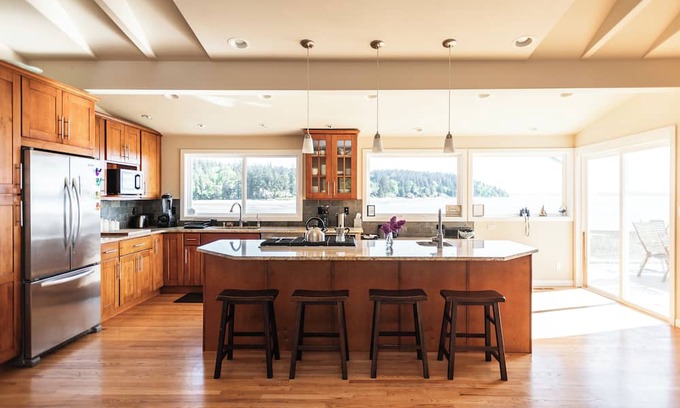 Gig Harbor Maison | Gig Harbor Private Island Waterfront House