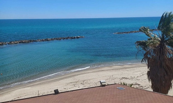 Torre Melissa Appartement | Homerez - 80m² Apartment in Torre Melissa with Garden