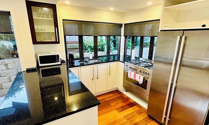 Petone Maison | Warm, Modern, Child-friendly - Lower Hutt Escape