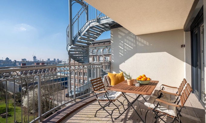 Hamm Appartement | CLS: Exklusives Apartment in Hamburg mit Terrasse und Tiefgaragenparkplatz