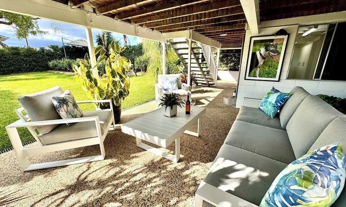 Hendra Maison | 2 Private Bdrms in Brisbane House, Pool & Parking