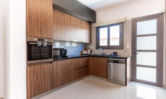 Kato Polemidia Appartement | Kyvelis I - Three Bedroom Apartment, Sleeps 4