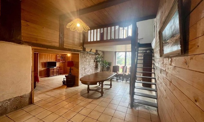 Pays des Vosges Saonoises Maison | Homerez - Welcoming House in Belmont with Garden View