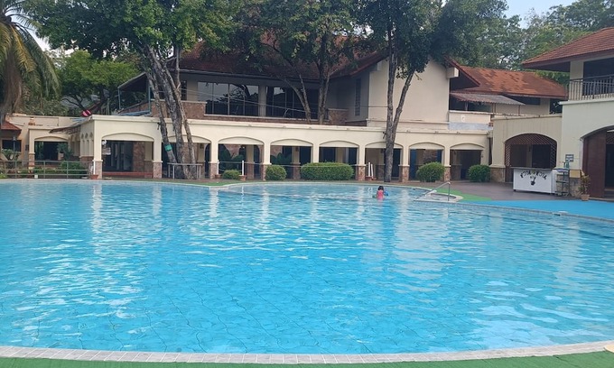 Kanchanaburi Maison | Modern home in Kanchanaburi set in beautiful riverside spa resort
