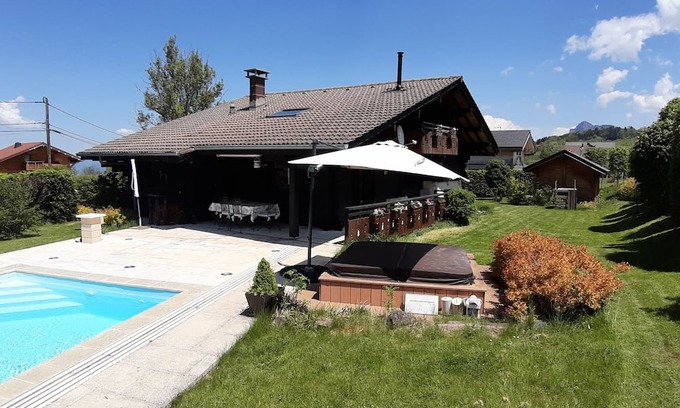 La Roche-sur-Foron Chalet De Ski | Chalet Familial Avec Piscine au Cœur de la Haute Savoie