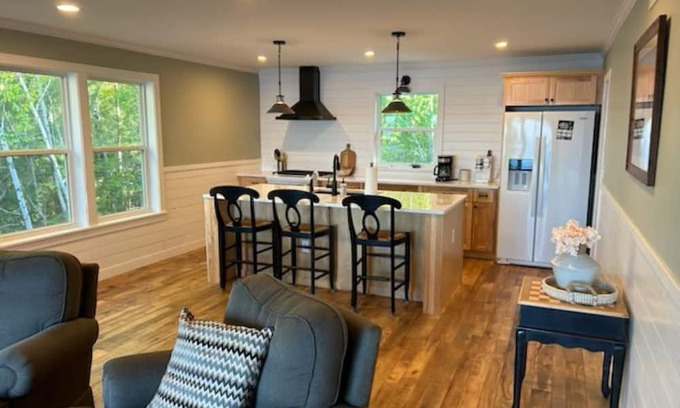 Duluth Appartement | Serene Beach and Stunning Cottage Apartment on Lake