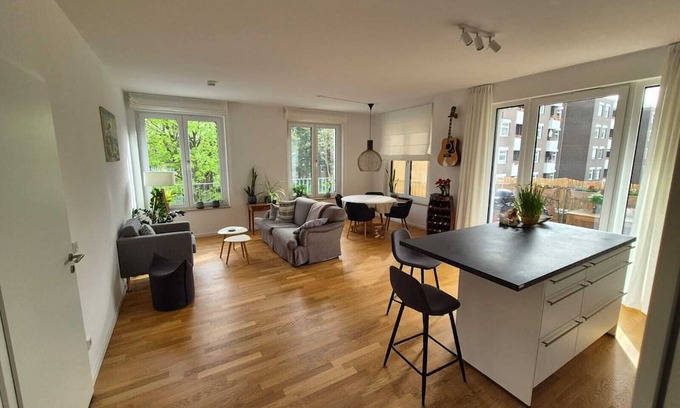Wittenau Appartement | New building! In 15 minutes in the city center