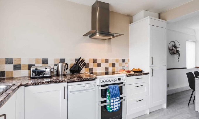 Bamber Bridge Maison | Serenity - 3 bedrooms, FREE WiFi & Parking
