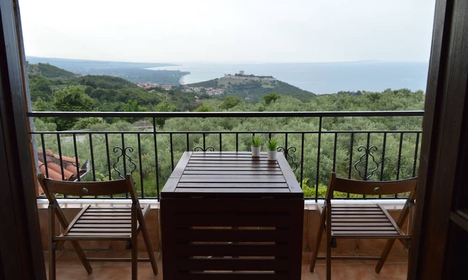 Nei Pori Appartement | Attic with a View - Σοφίτα με Θέα