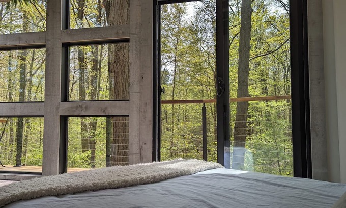 West Lincoln Cabine | Modern Cabin in the Woods