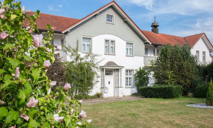 Lippstadt Appartement | Apartment 'Appartement Am Kurpark' with Wi-Fi