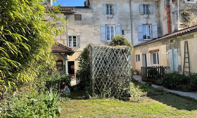 Mareuil en Perigord Maison | Jolie Maison en Coeur de Village, Commerces et Rando à Pieds, Animaux Acceptés