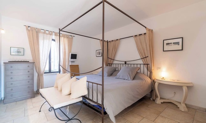 Berrias-et-Casteljau Lit Et Petit-Déjeuner | Chambre D'hôtes La Terrasse - L'antre de Pierres - Ardèche Méridionale