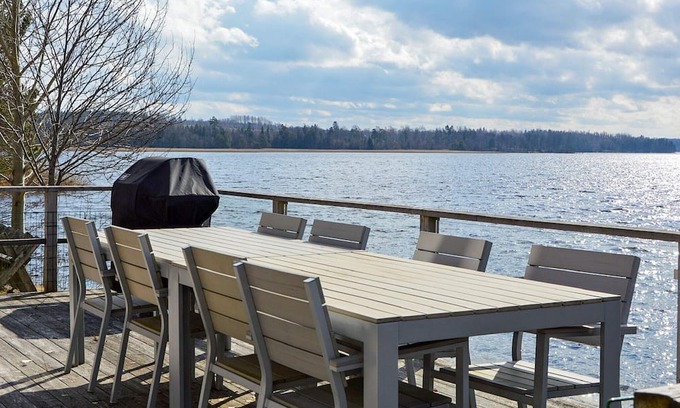 Tviklippan Maison | 8 person holiday home in HJÄLTEVAD