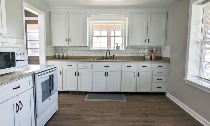 New Holland Maison | New Holland Family Getaway - near Kitchen Kettle Village, Intercourse!