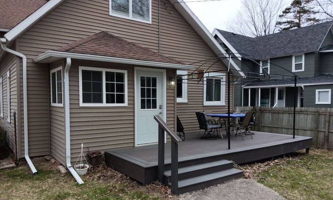 Charlotte Maison | House located in Charlotte, newly updated, quiet with plenty of room to relax.