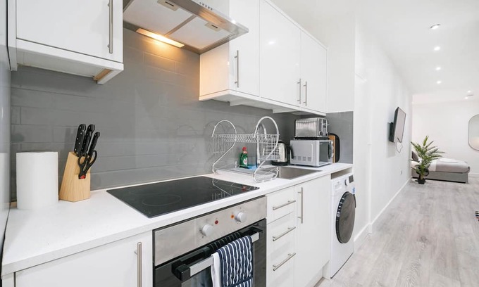 Corby Appartement | Corby City Centre Apt. 04 - Excellent Family Accommodation in Northamptonshire