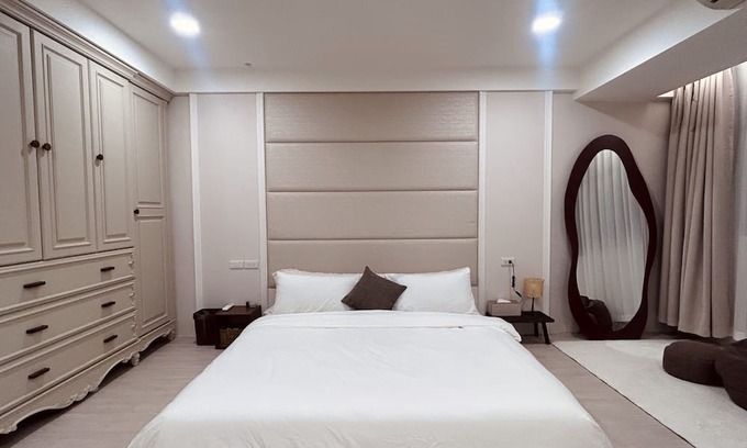Zhongshan Copropriété | 2 mins walk to the MRT! Family-sized condo with reading area, 8 min night market